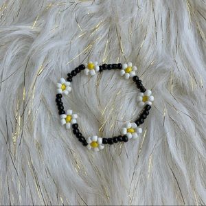 ✨Stretchy Daisy Bracelet